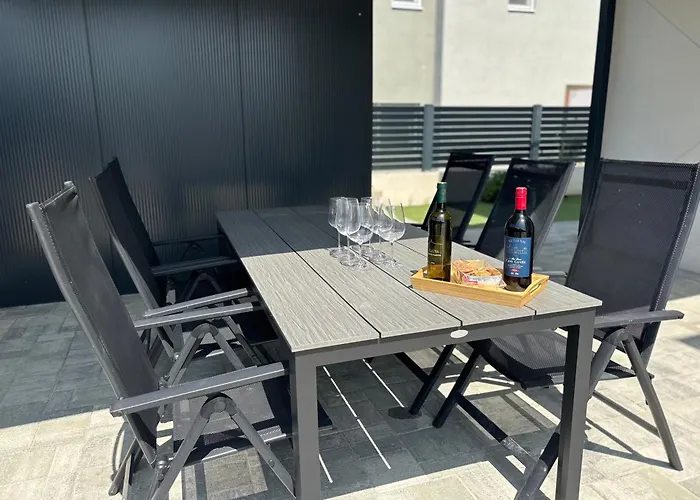 Lana וילה נין